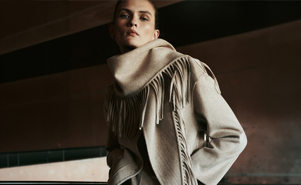 Pedro del Hierro mujer