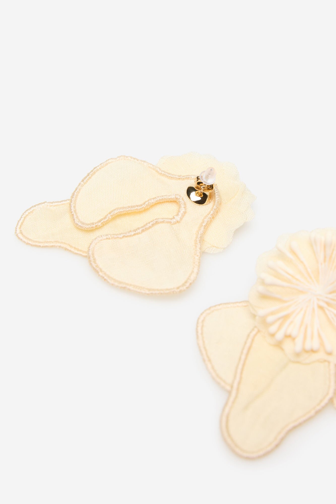 Cortefiel Flower earrings in fabric