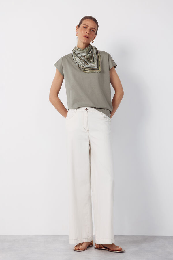 Cortefiel Basic t-shirt with gold buttons Kaki