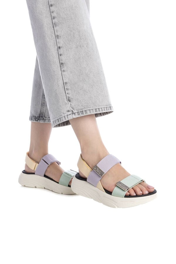 XTI Sand&aacute;lia de pala dupla com fecho adesivo Multicolorido