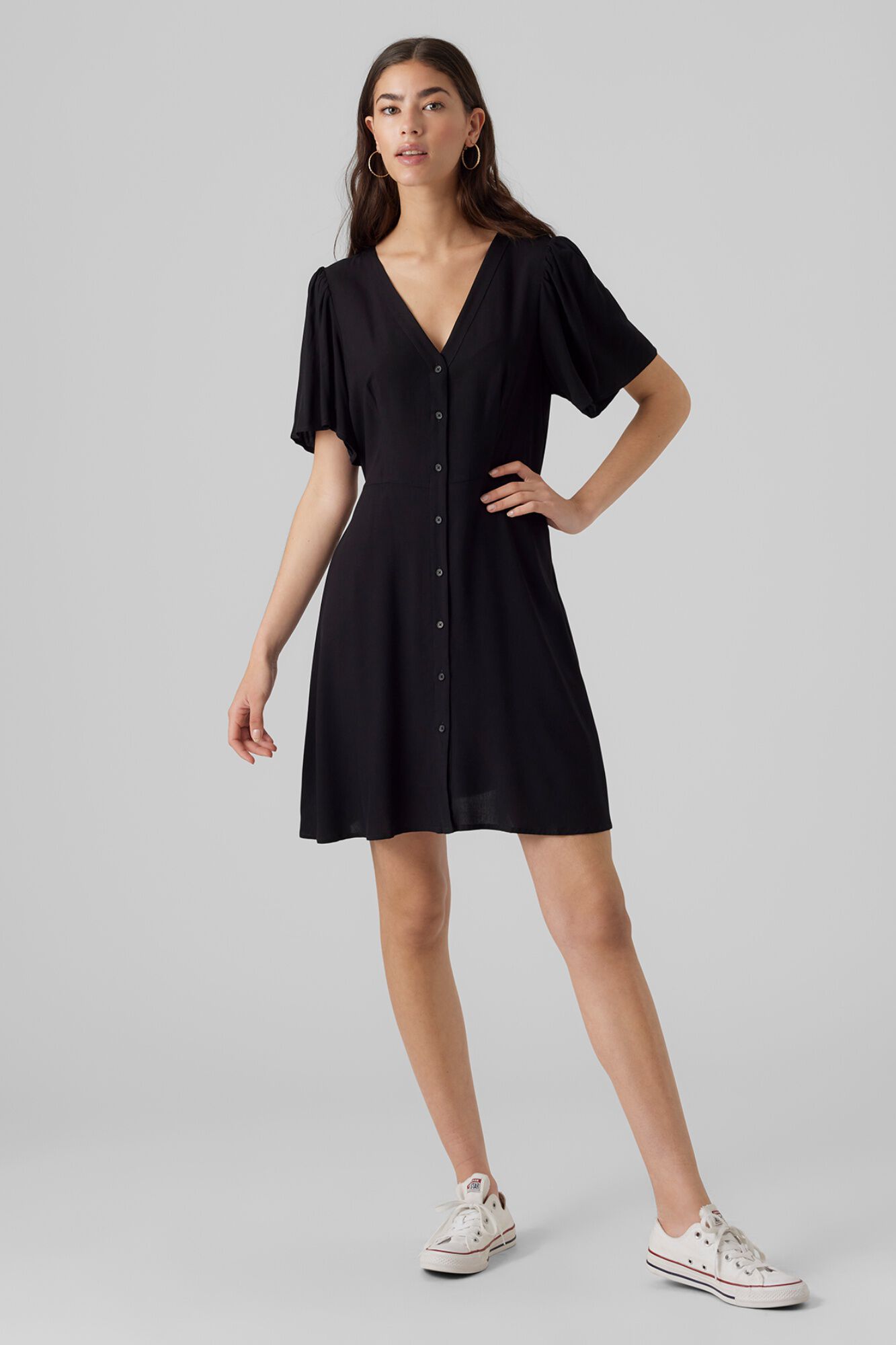 Vero Moda Vestido curto com bot&otilde;es