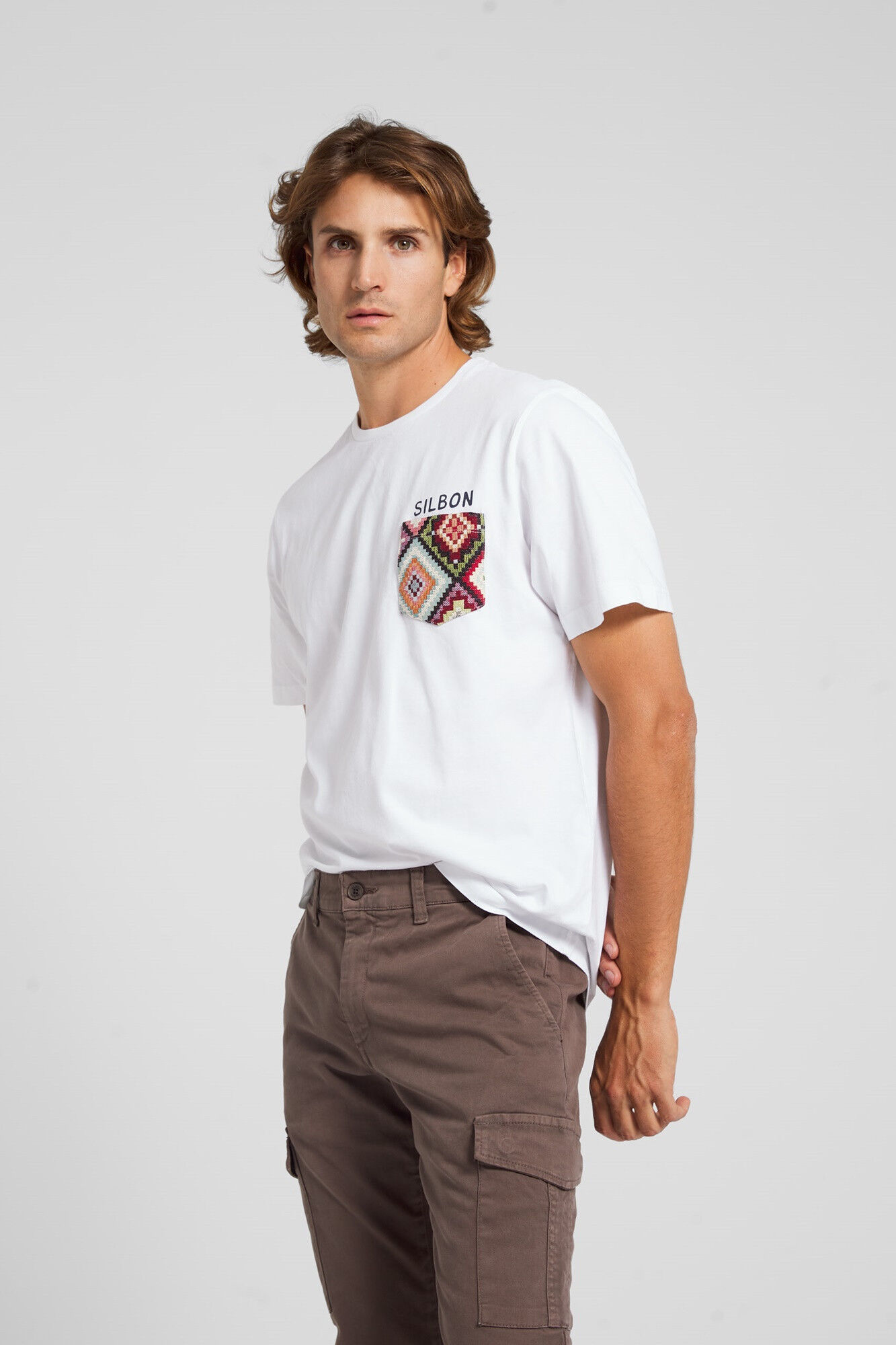 Camiseta blanca shop con bolsillo hombre