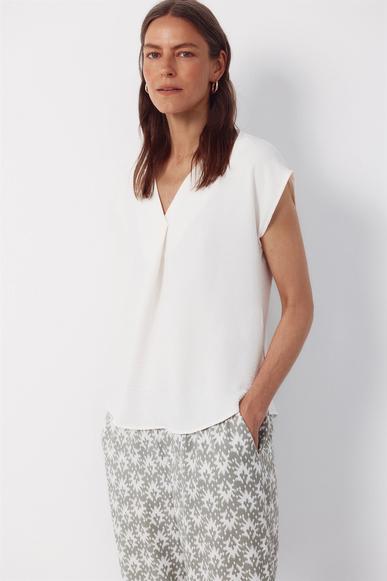 Cortefiel Flowy short-sleeve blouse