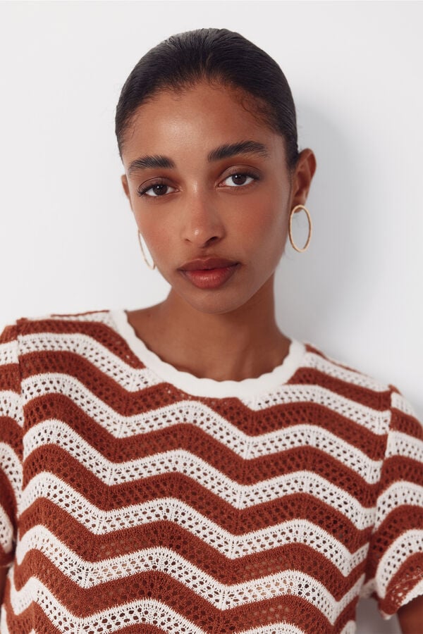 Cortefiel Top crochet zig-zag Brown