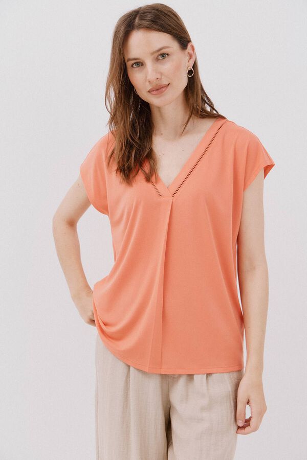 Cortefiel V -shirt with lace detail Coral