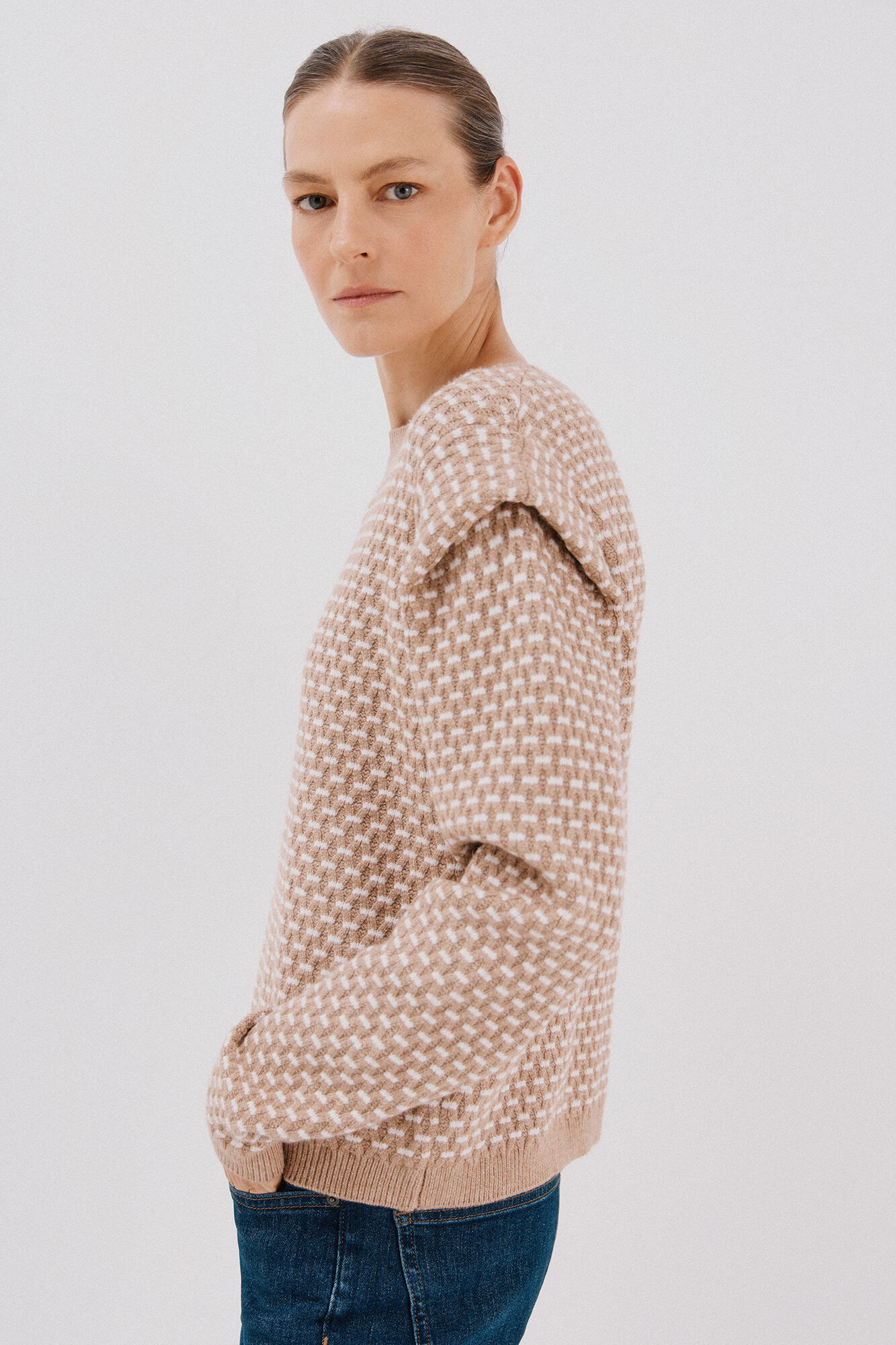 Cortefiel Jersey with marked shoulders