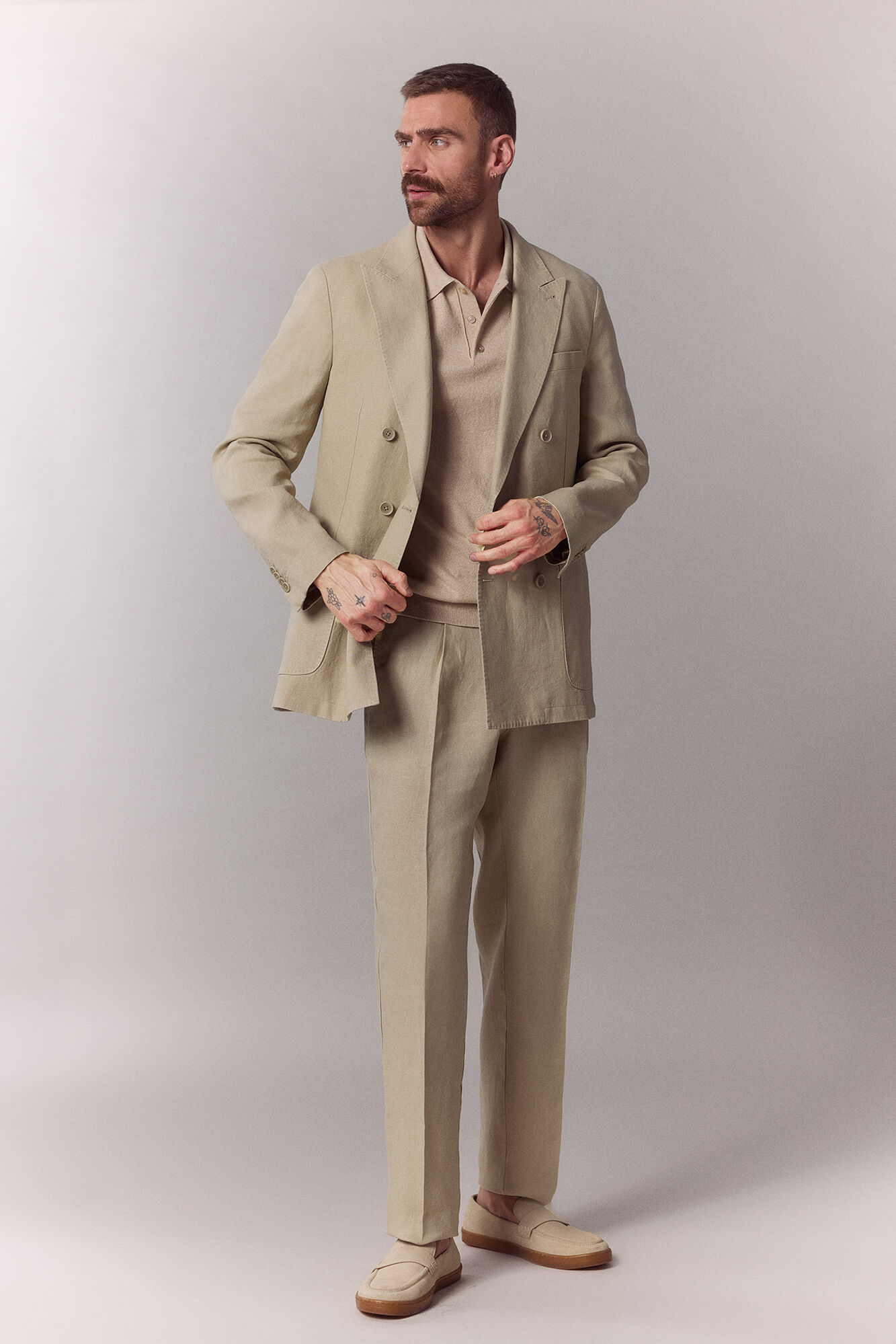 OOTO Blazer cruzado em mistura de linho