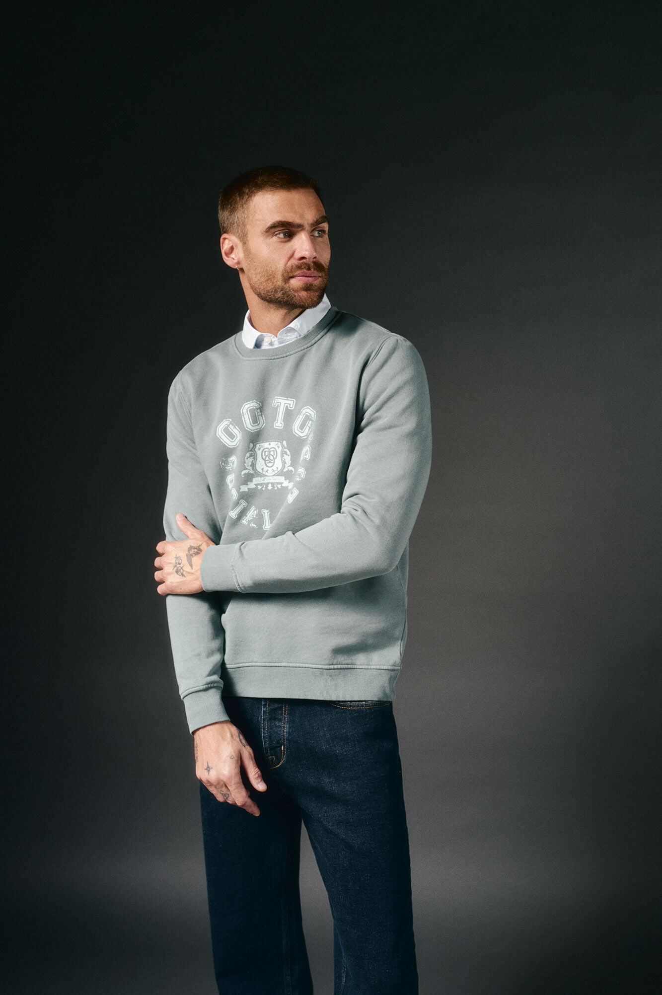 OOTO Sweatshirt gr&aacute;fica gola caixa