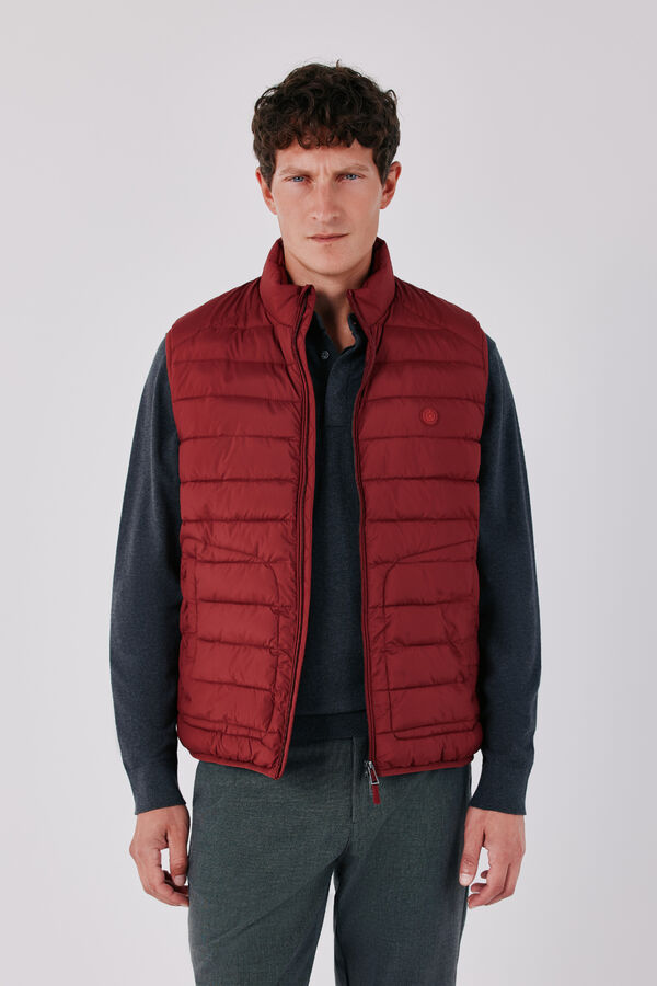 Cortefiel Ultralight puffer gilet Maroon