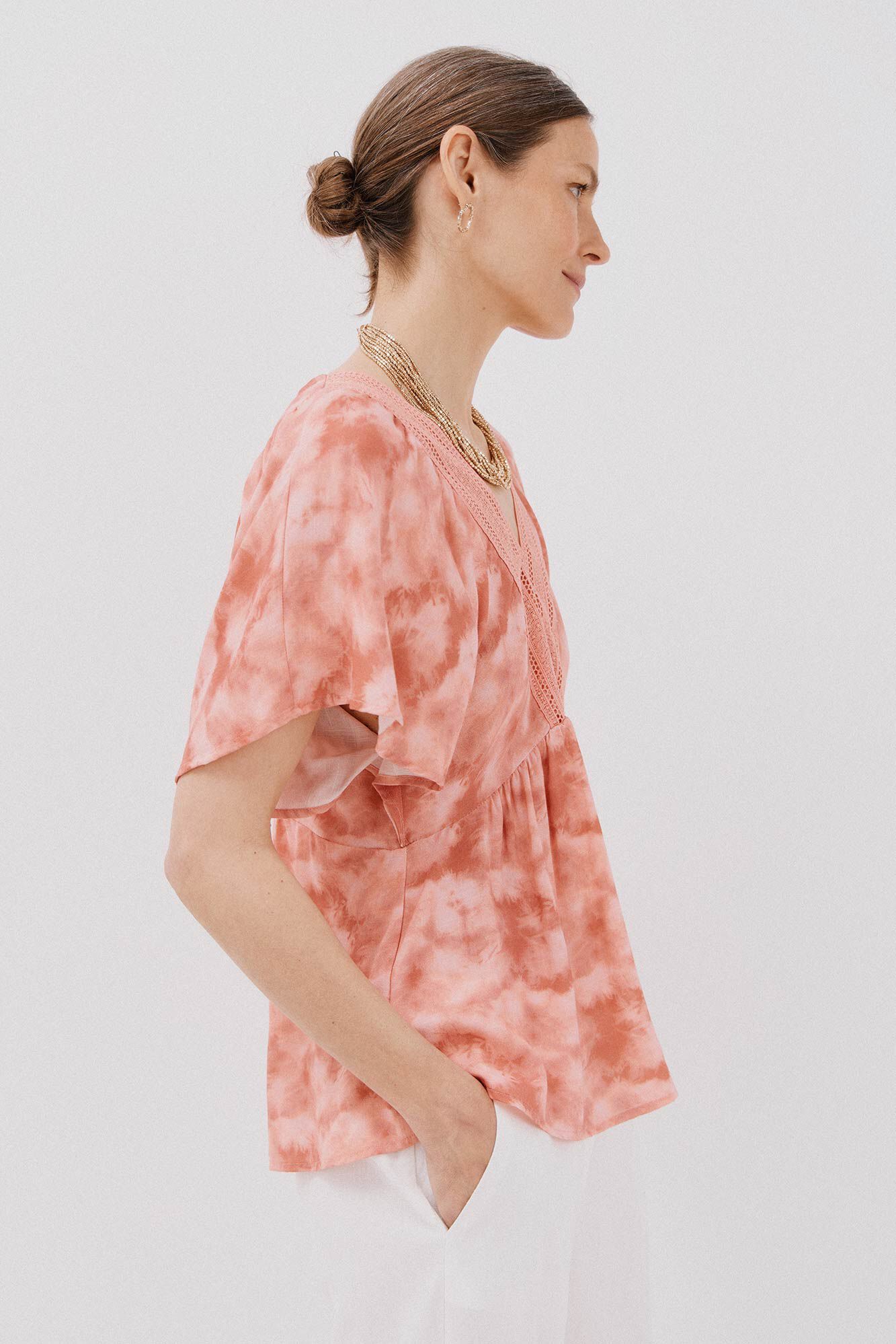 Cortefiel V V neckline