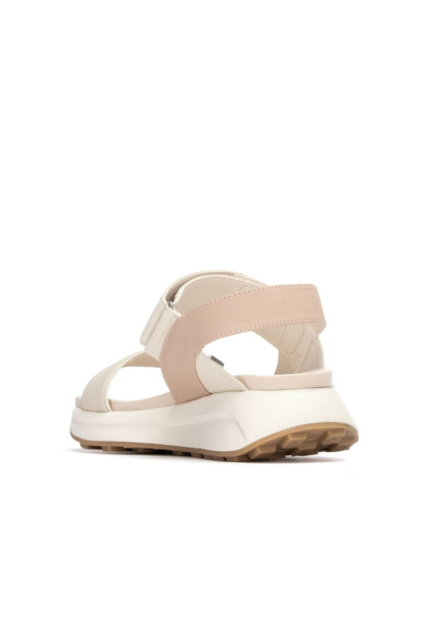 XTI Sand&aacute;lia de pala dupla com fecho adesivo Tostado