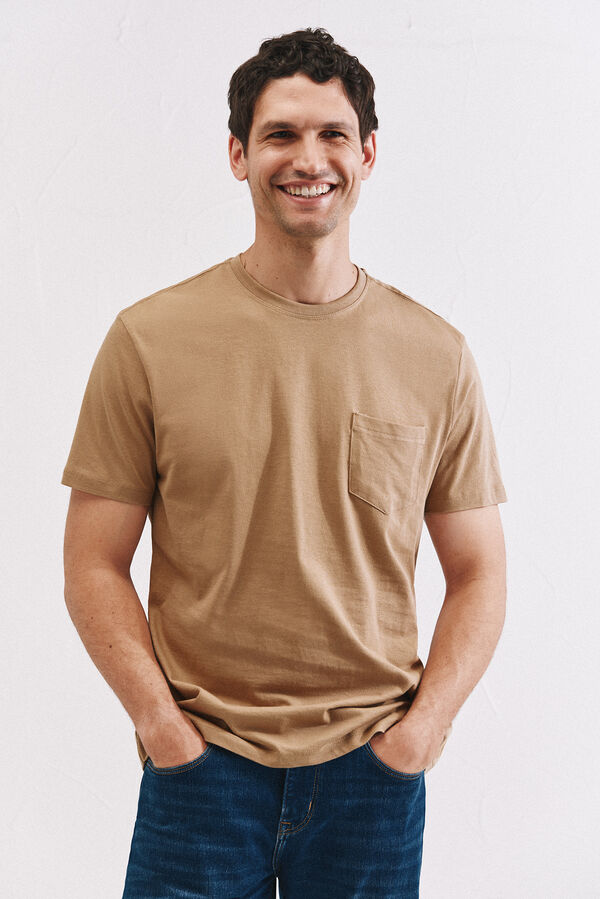 Cortefiel Basic t-shirt with pocket Beige