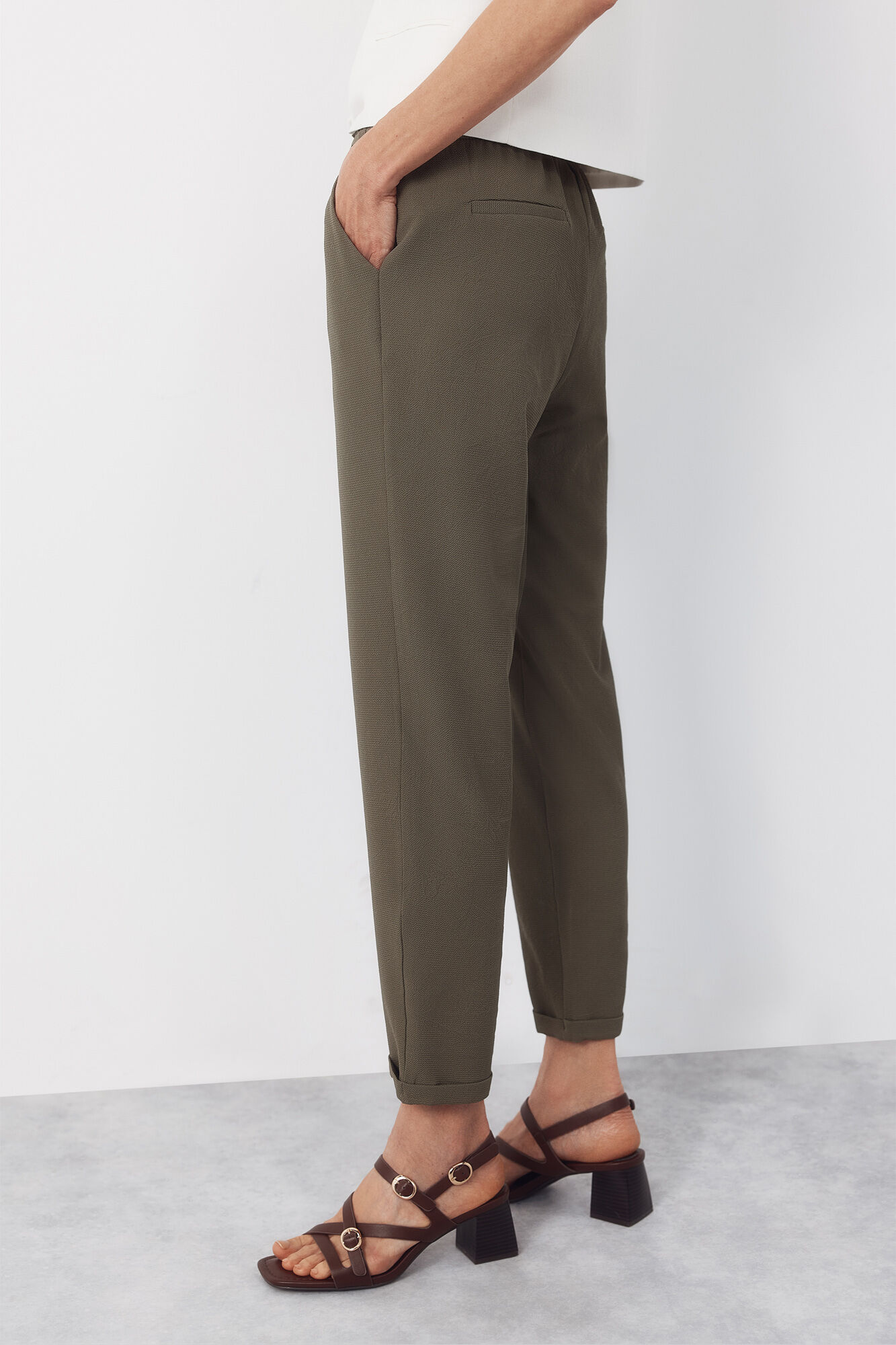 Cortefiel Pantal&oacute;n flu&iacute;do con textura