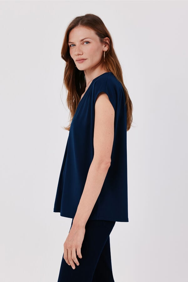 Cortefiel Camiseta pico con detalle puntilla Azul marino