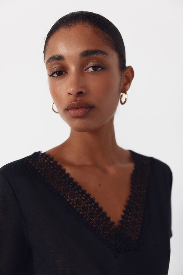 Cortefiel Camiseta com bico e enfeites Preto