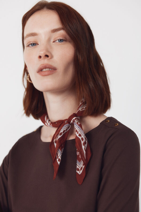 Cortefiel Essential boat neck t-shirt Dark brown