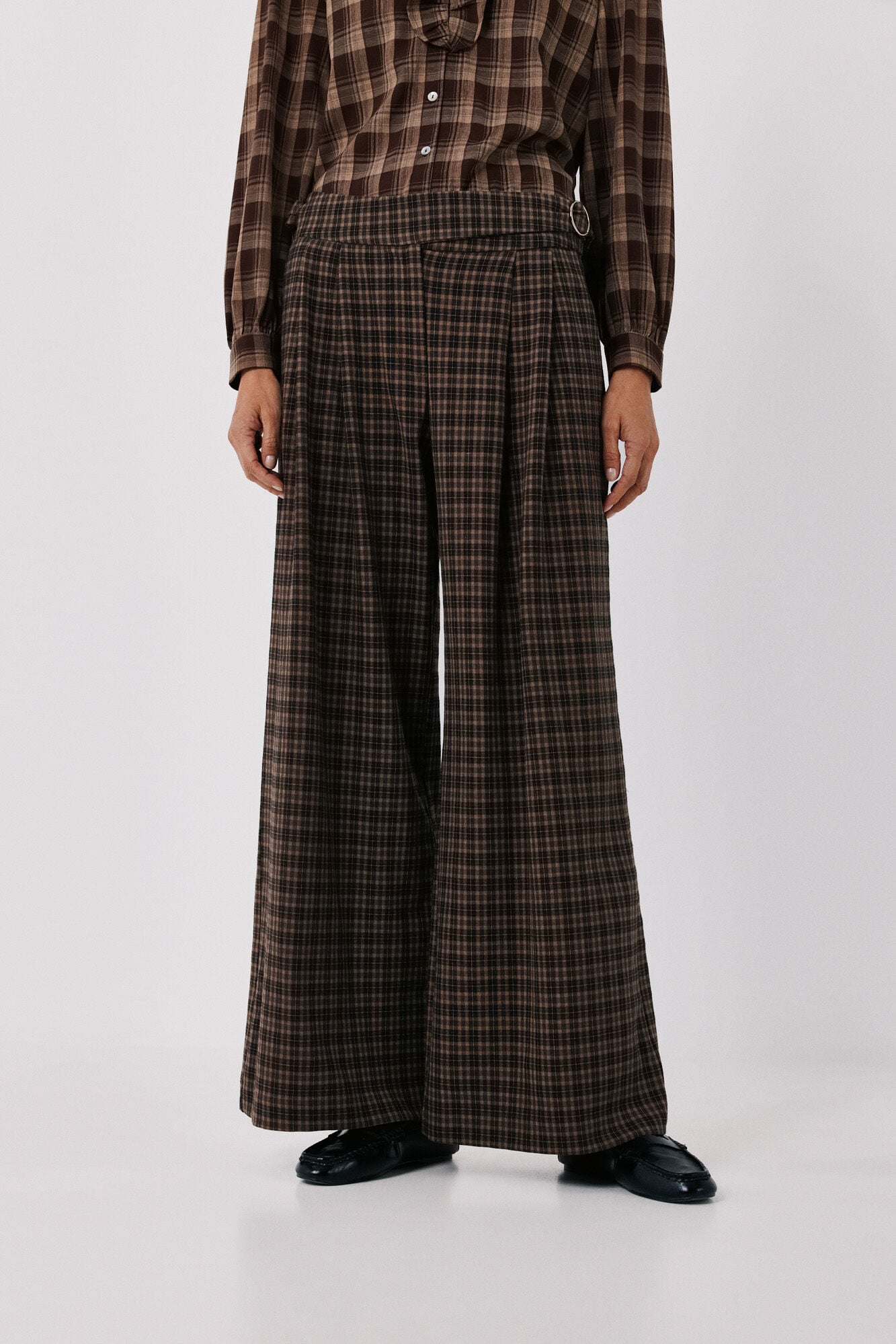 Cortefiel Women's plaid trousers