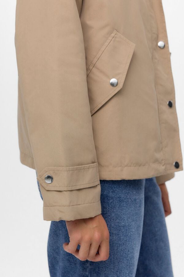 Vero Moda Blus&atilde;o leve com capuz Castanho