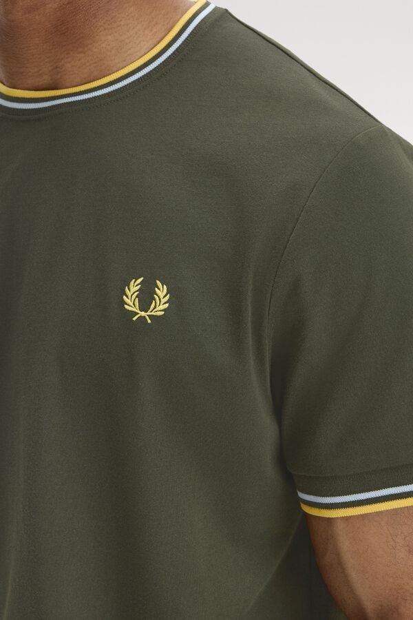 Fred Perry T-shirt com debruado com duas riscas Verde