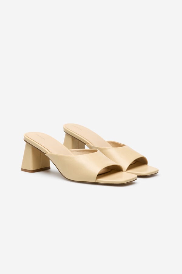 Cortefiel Backless mule sandal Nude