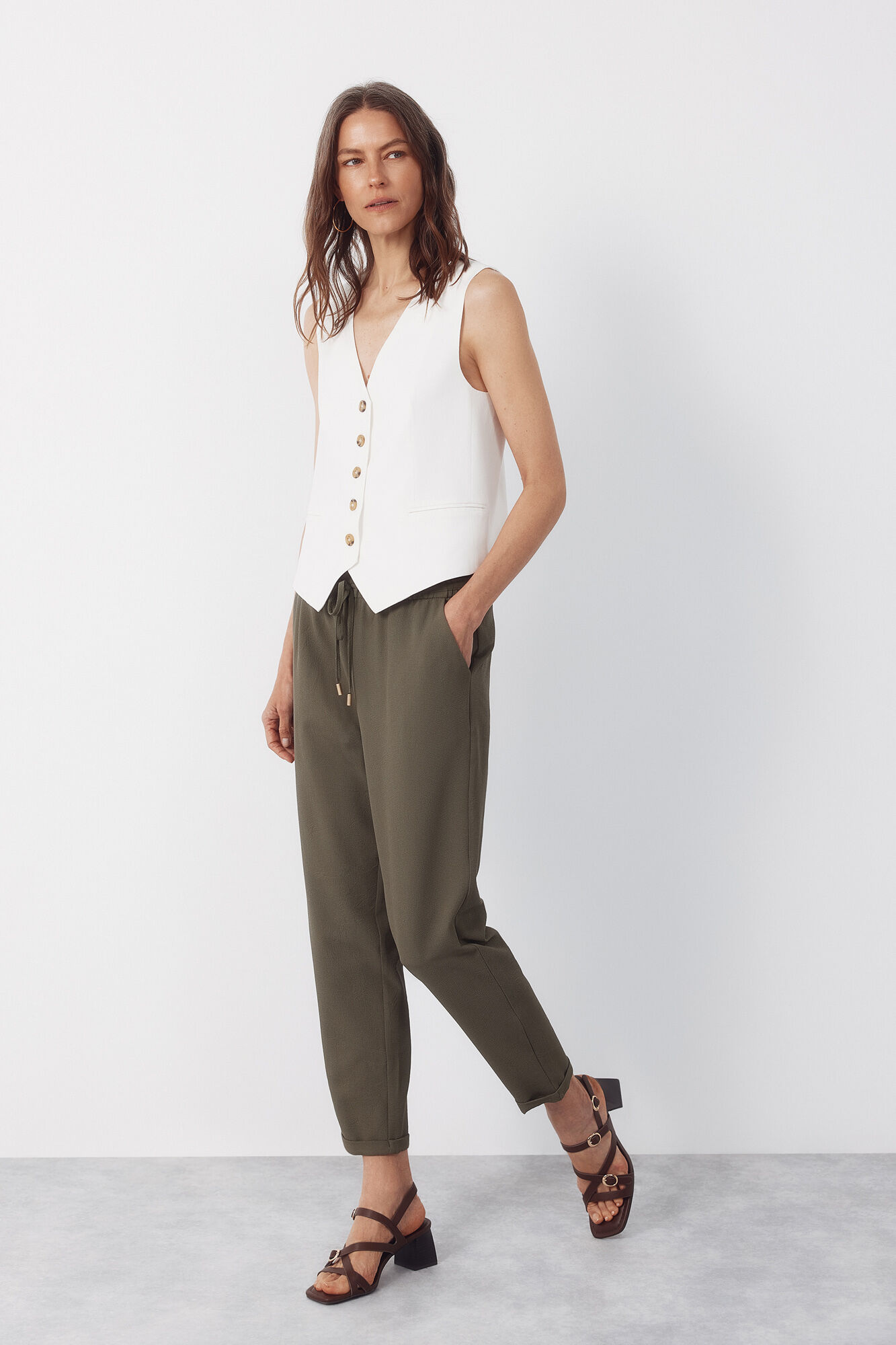 Cortefiel Pantal&oacute;n flu&iacute;do con textura