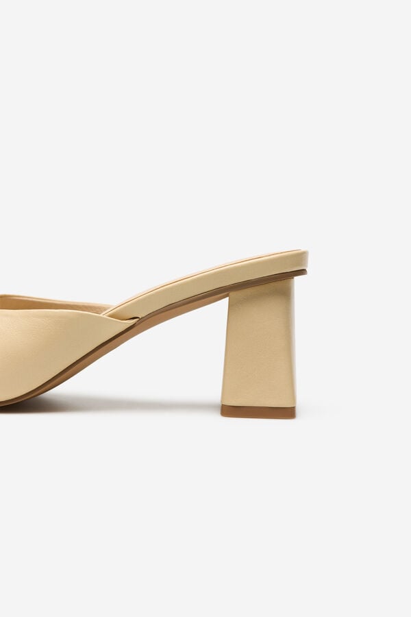 Cortefiel Backless mule sandal Nude