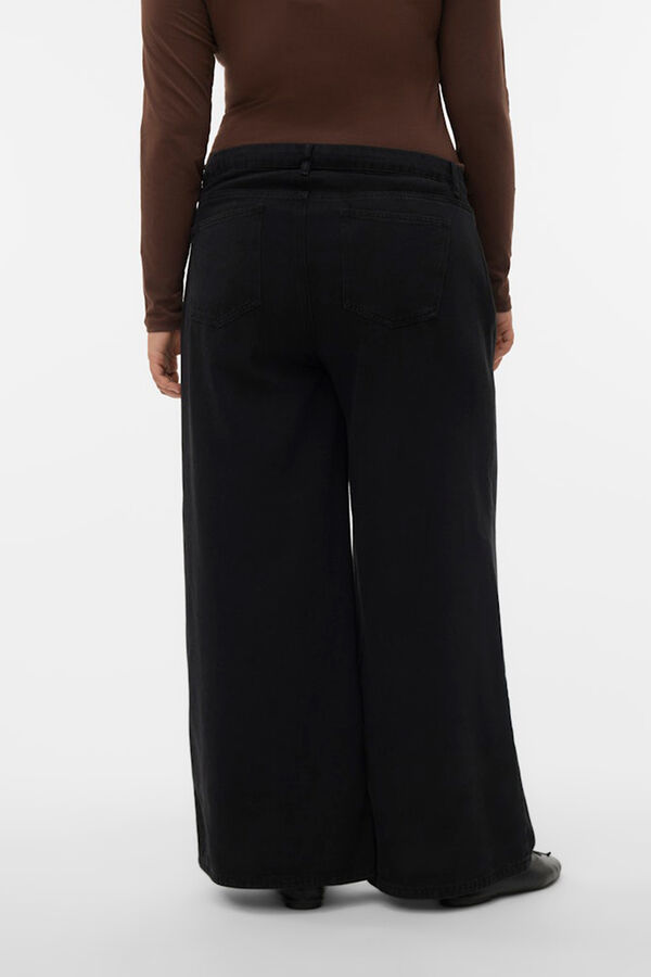 Vero Moda Curve Jeans largos tamanhos grandes Preto