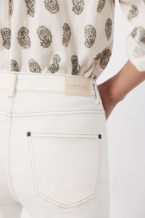 Cortefiel Jeans Bootcut Ivory