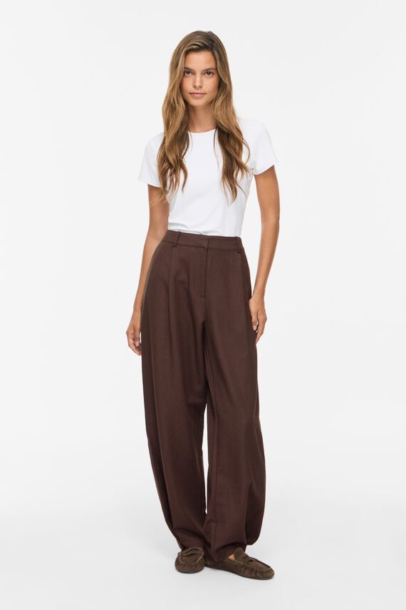 Pantalón ancho con pinzas