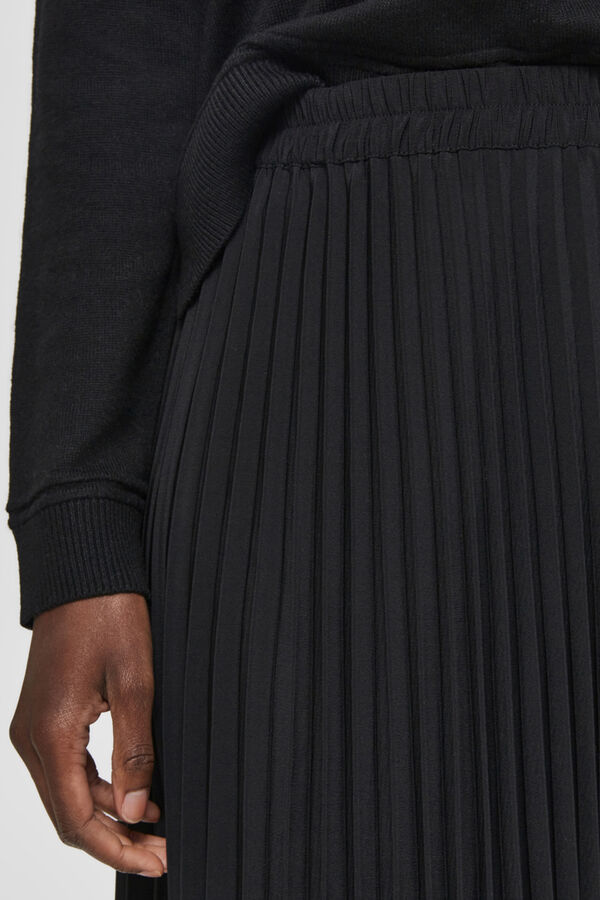 Cortefiel Pleated midi skirt made with recycled materials. Black