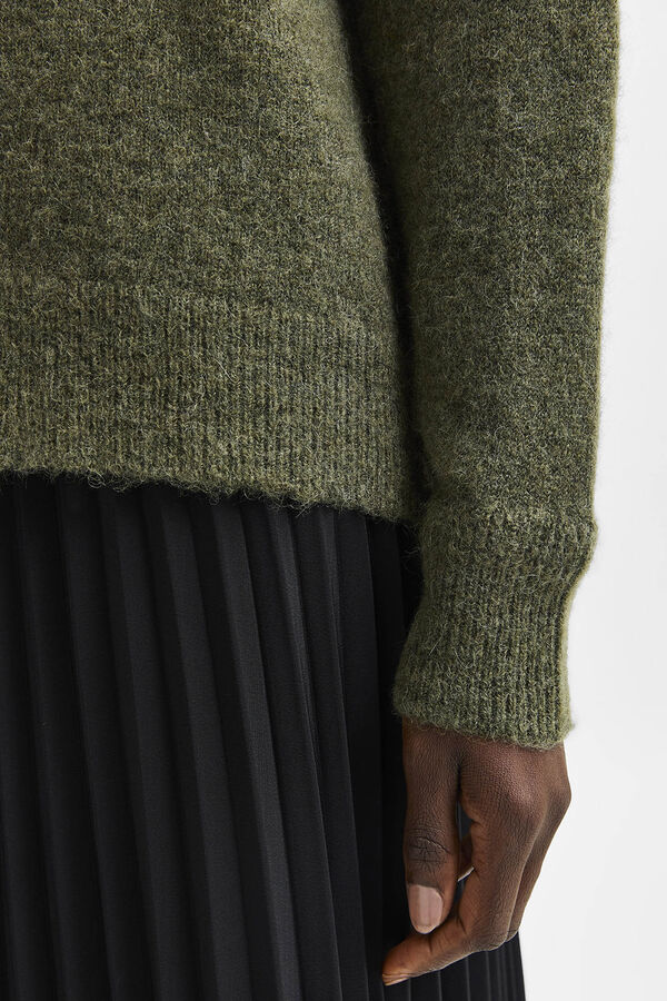 Cortefiel Round neck jumper made of wool and alpaca. Regular fit. Green