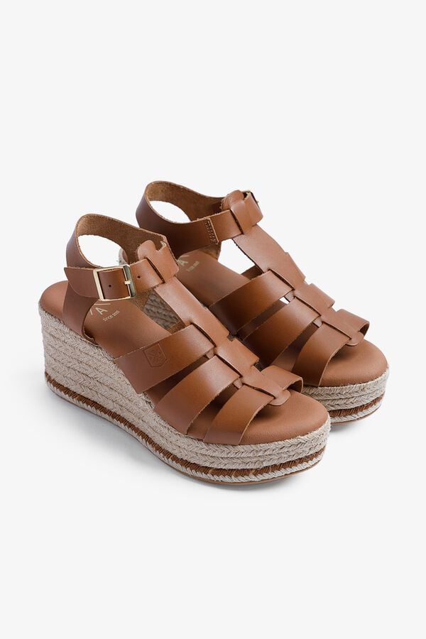 Popa Sand&aacute;lia cunha baixa senhora Rumari Pele Castanho