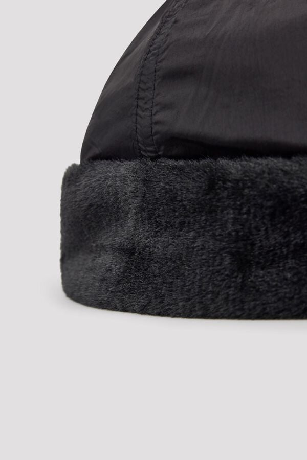 Cortefiel Nylon faux fur beanie Black