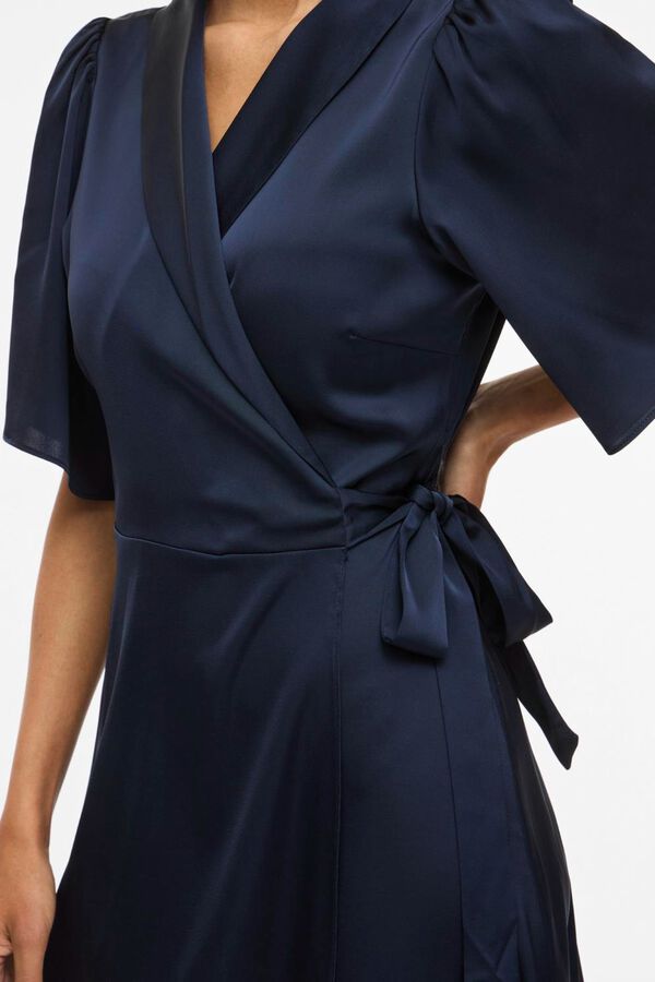 Vila Vestido midi acetinado cruzado Azul