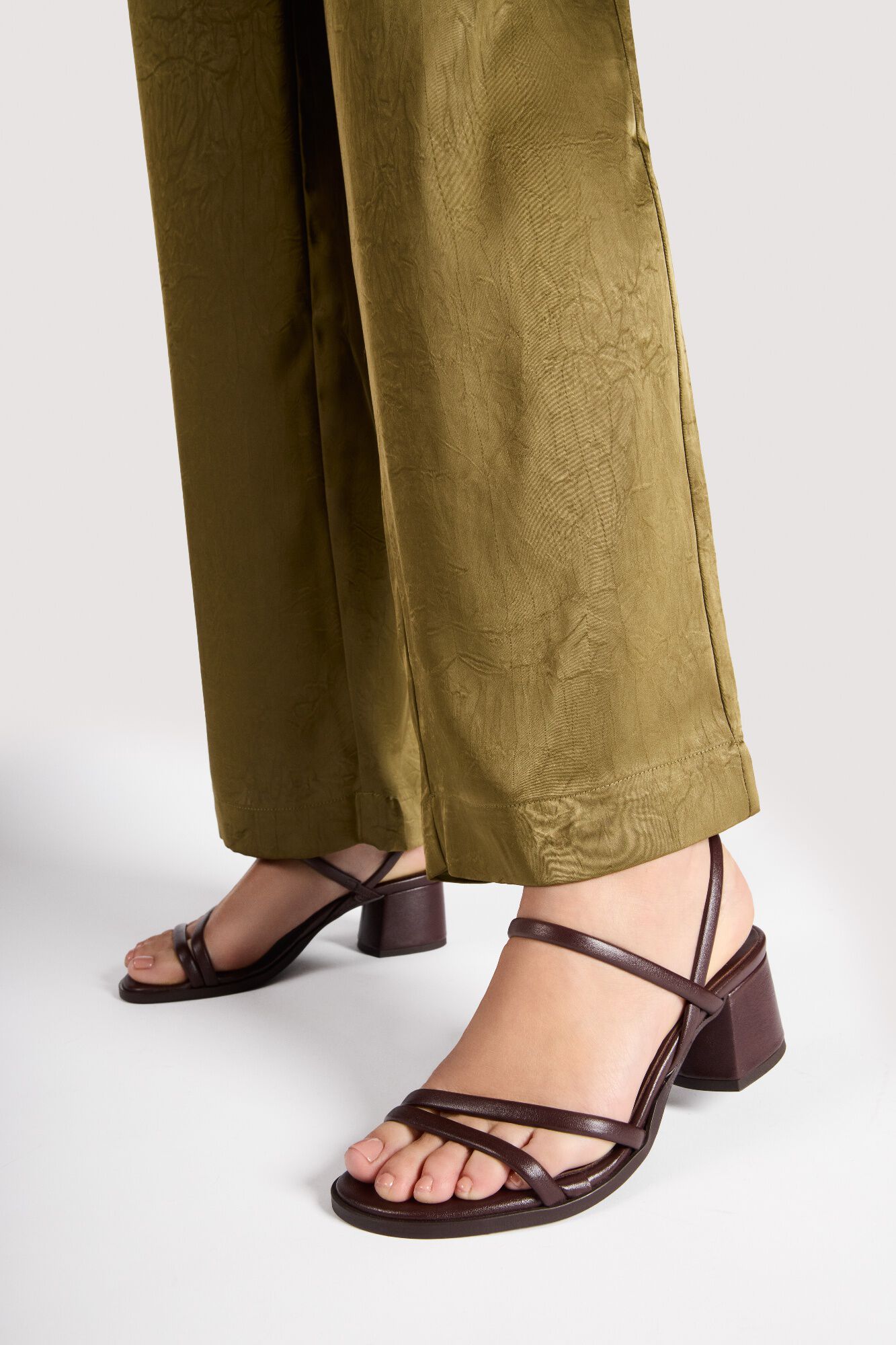 Bryan Stepwise Sand&aacute;lia de salto largo Capri