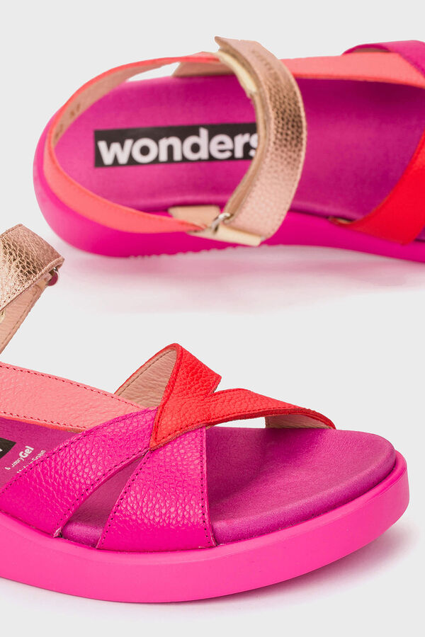 Wonders Sand&aacute;lias Mar52 Subiu