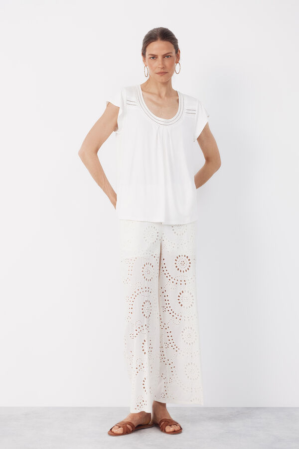 Cortefiel Trimmed neckline T-shirt White