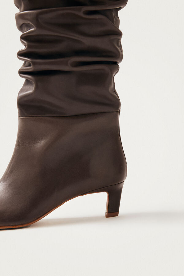 Alohas Botas de couro Kalila Castanho