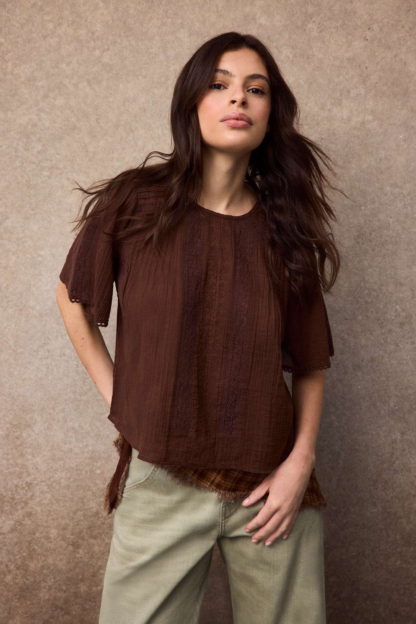 Slowlove Blusa com detalhes de renda