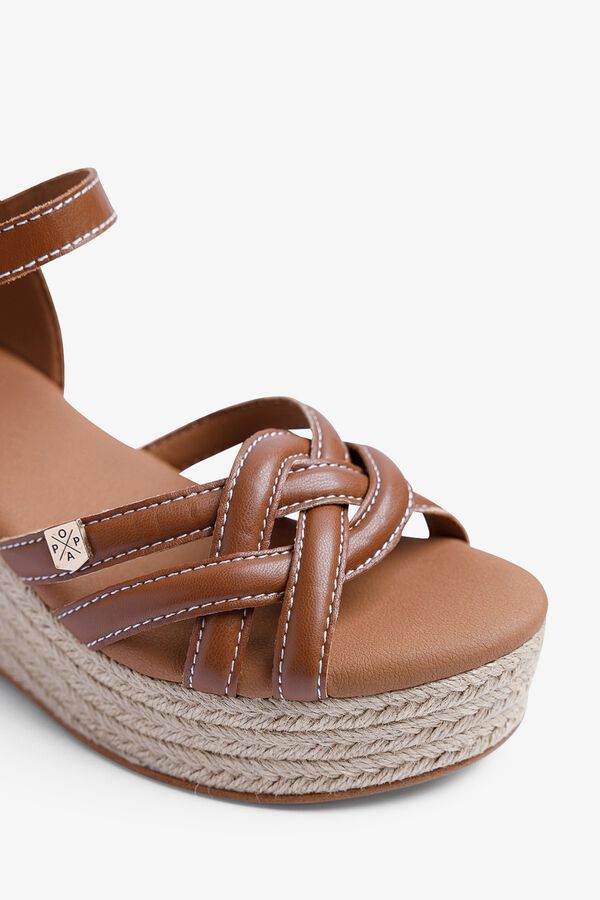 Popa Sand&aacute;lia cunha baixa senhora marinho tiras Castanho