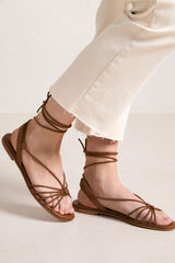 Bryan Stepwise Sand&aacute;lia rasa em pele Castanho