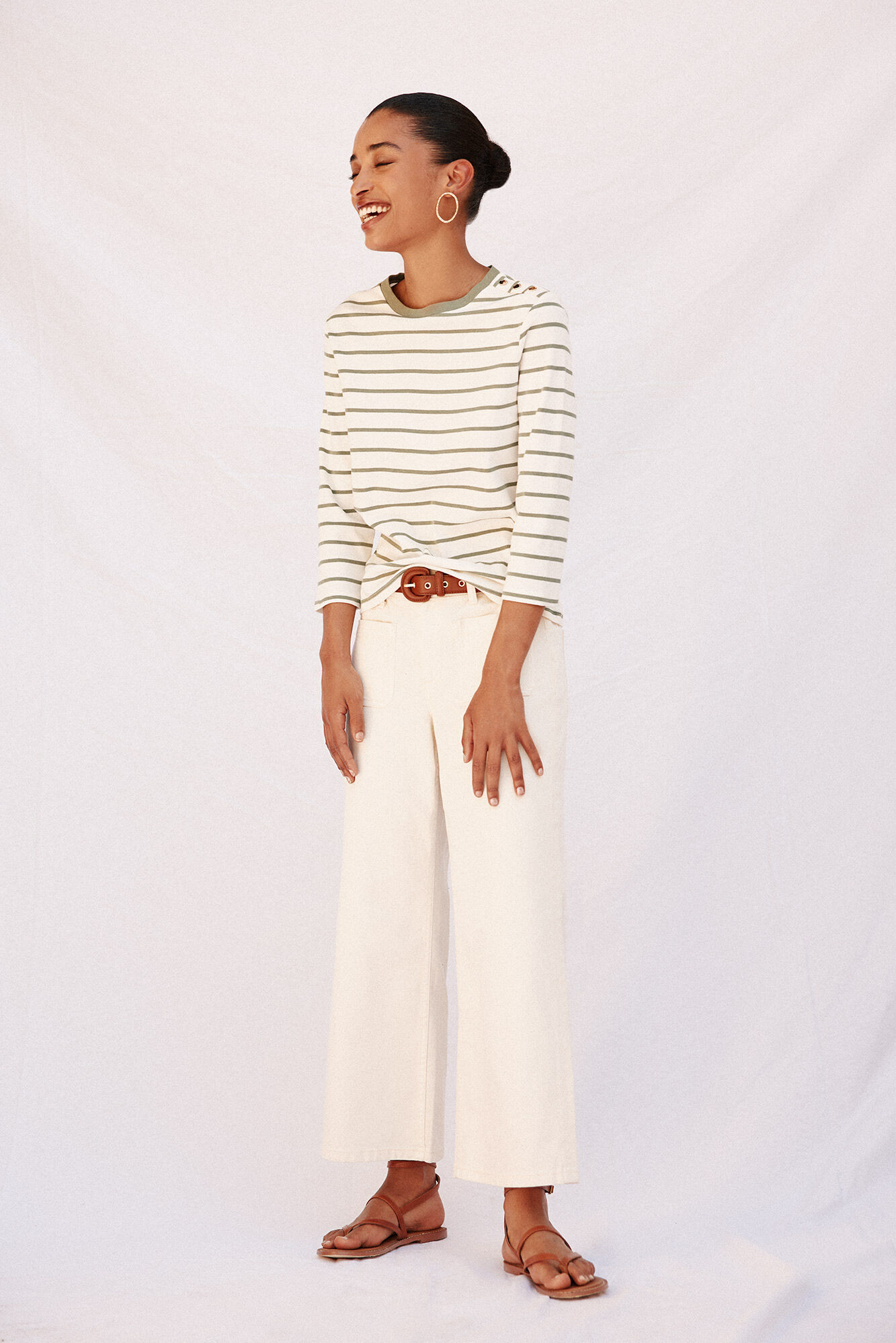 Cortefiel Basic T-shirt with gold buttons