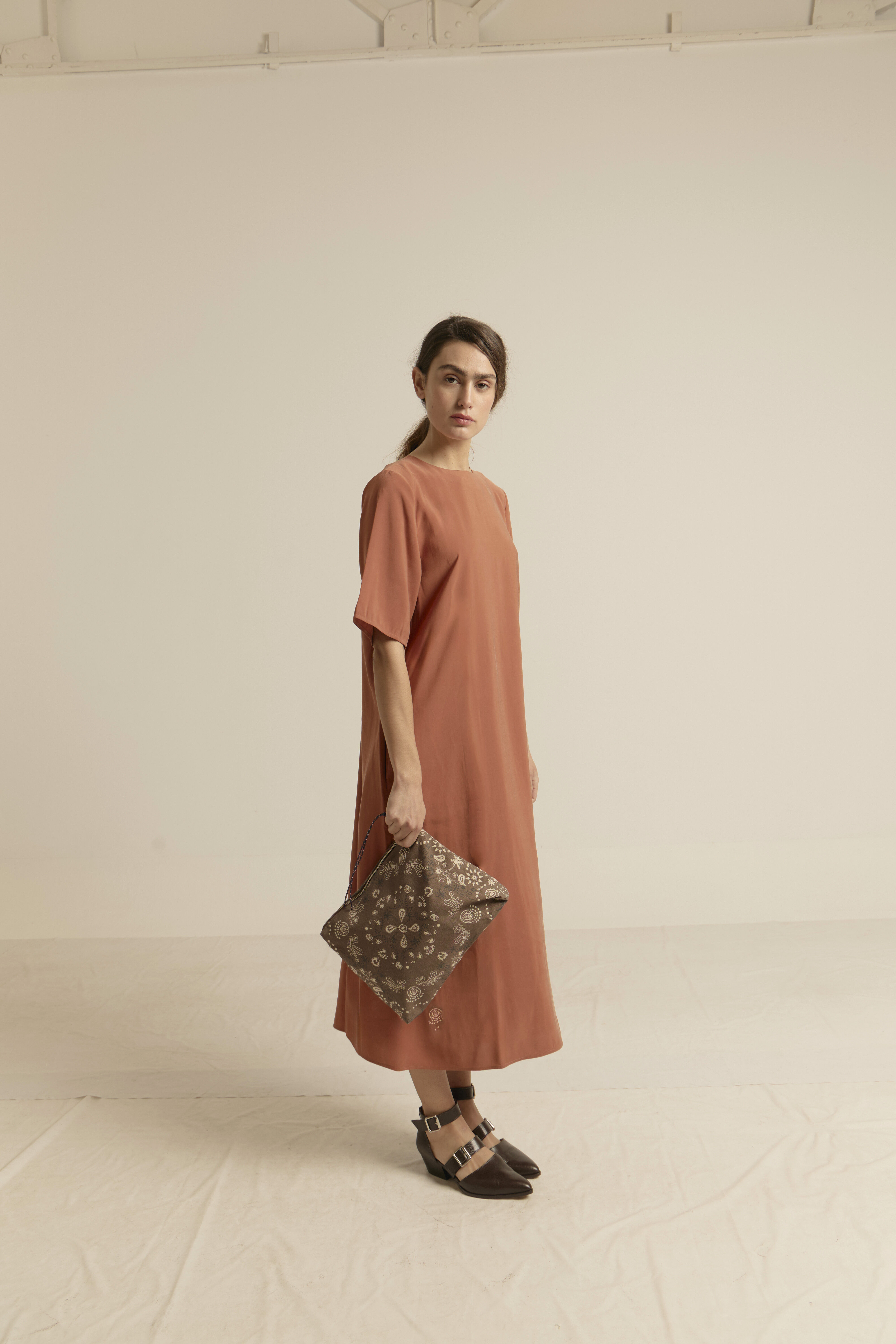 Zubi Pouch handbag