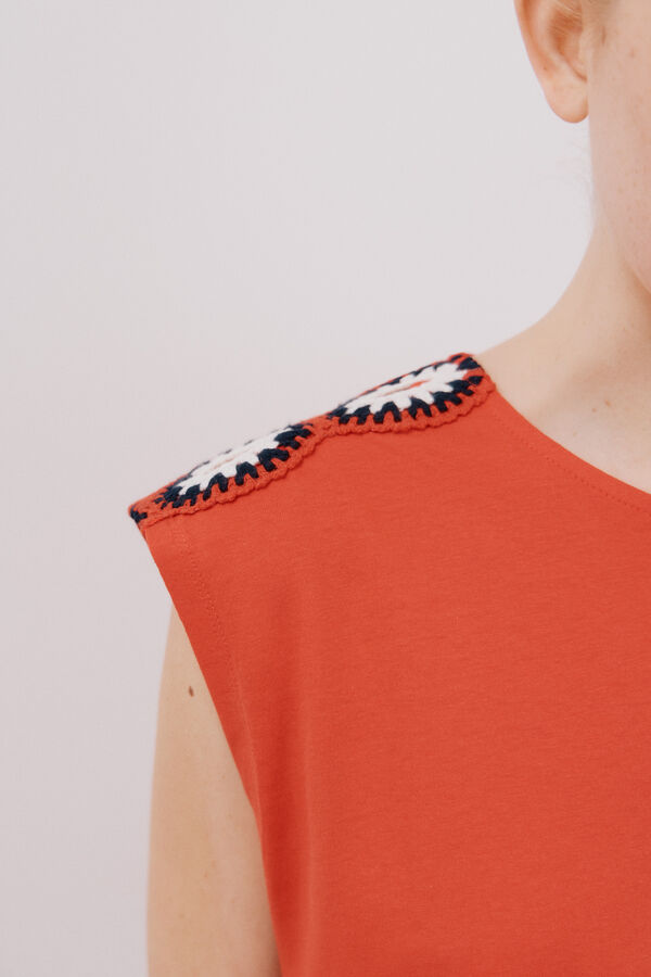 Cortefiel T-shirt detalhe crochet Vermelho