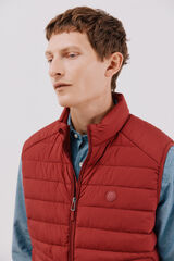 Cortefiel Ultra-light quilted gilet Maroon