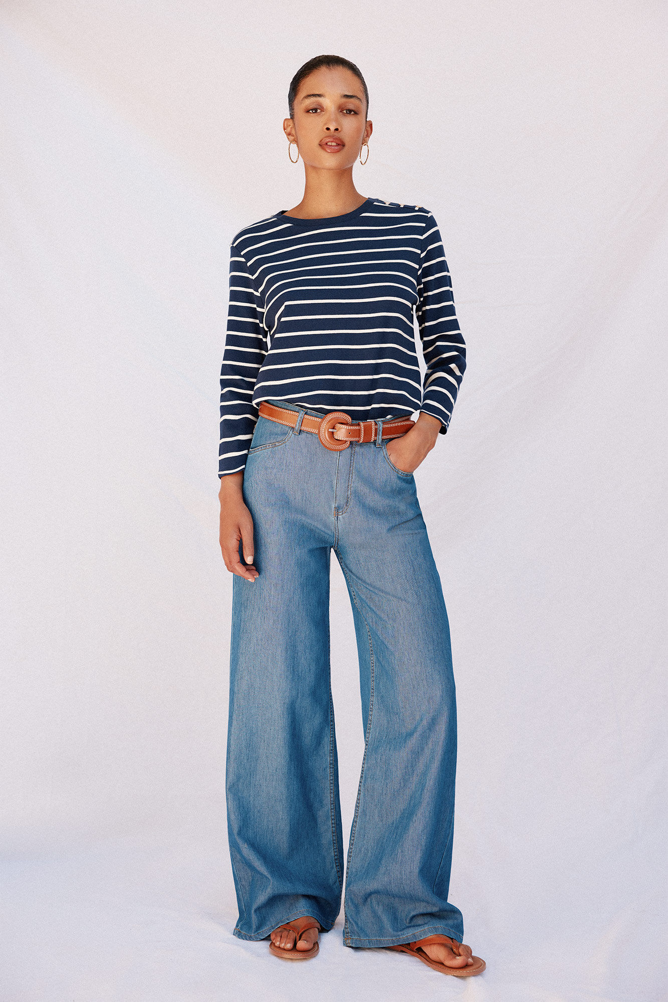 Cortefiel Basic T-shirt with gold buttons