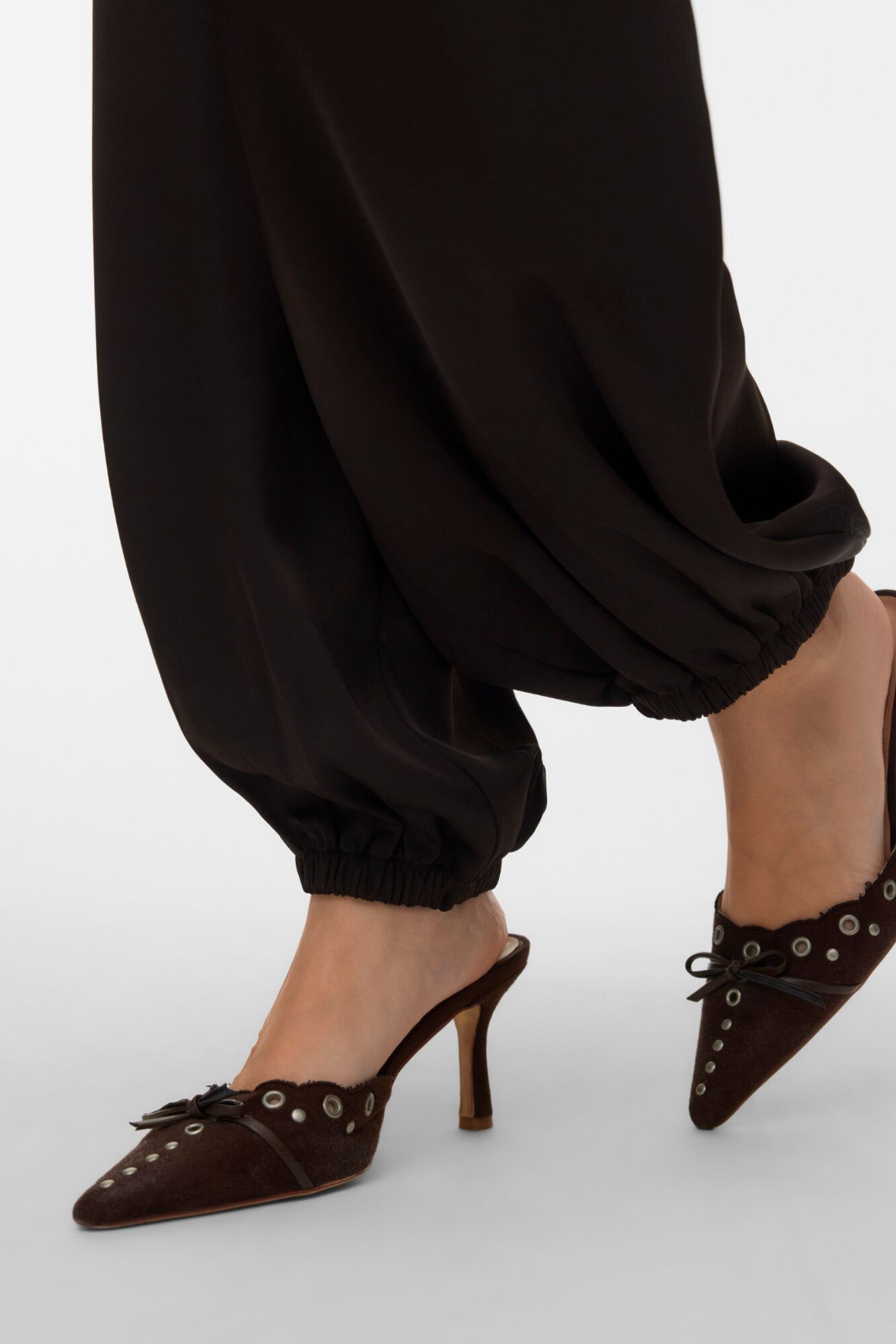 Vero Moda Cal&ccedil;a acetinada com punhos