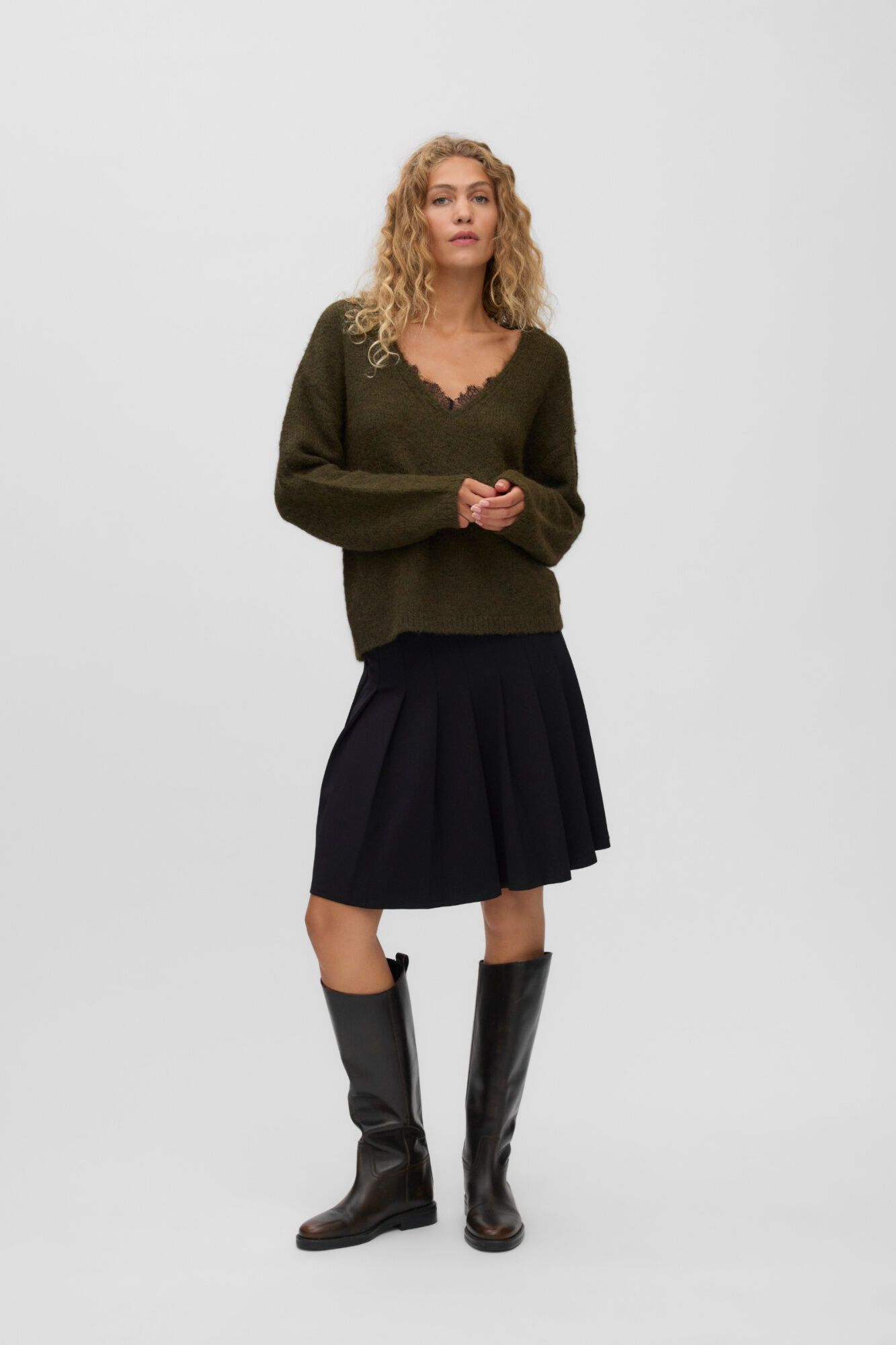 Vero Moda Jersey cuello pico con encaje