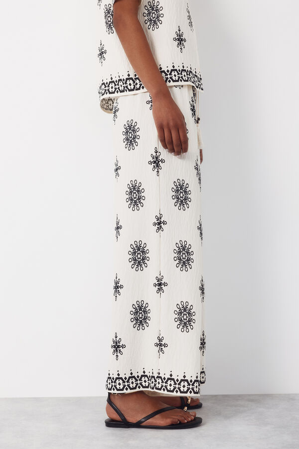 Cortefiel Cal&ccedil;as estampadas Impress&atilde;o