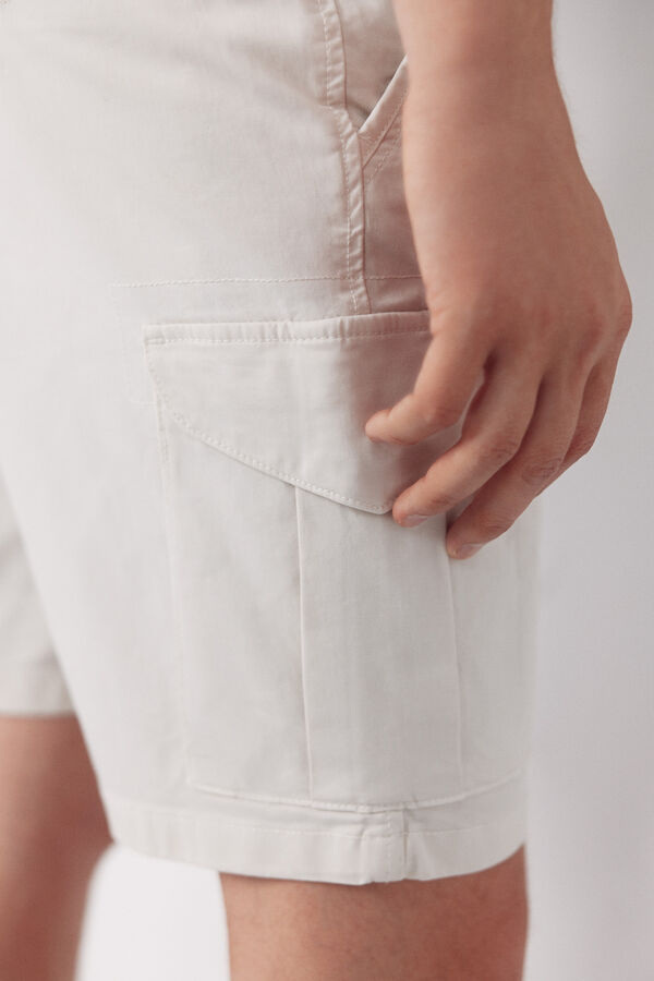 Cortefiel Cargo Bermuda shorts Ivory